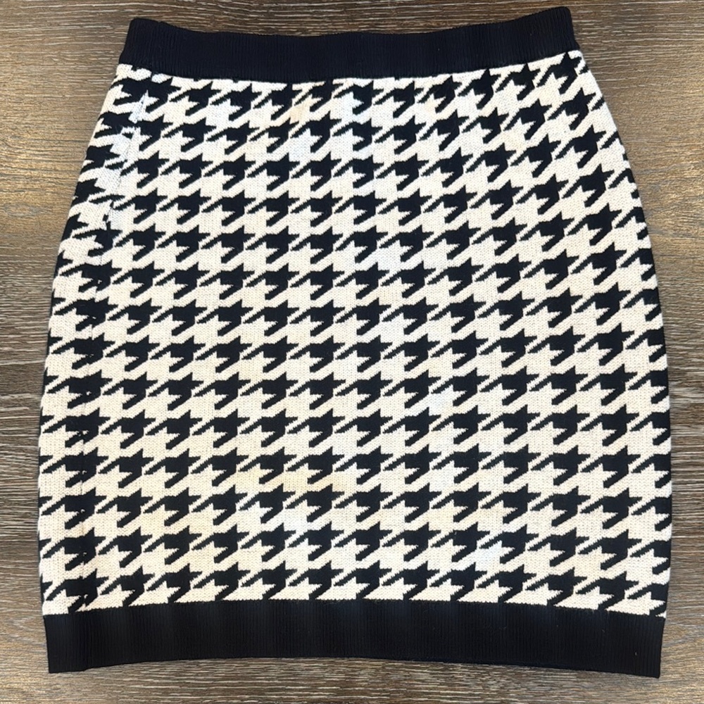 Skies Are Blue Black White Sweater Skirt Size S Stretchy Pencil Mini Houndstooth